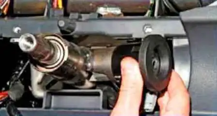Оталдыру қосқышын және иммобилизатор катушкасын ауыстыру Nissan Almera