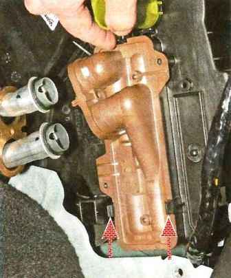 Extracción de elementos de la calefacción del coche Nissan Almera