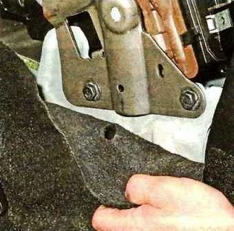 Removing elements of the Nissan Almera car heater