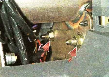 Removing elements of the Nissan Almera car heater