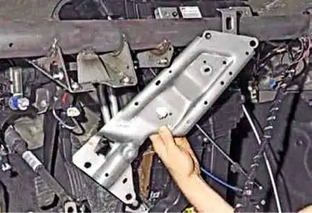 Как снять отопитель салона автомобиля Ниссан Альмера
