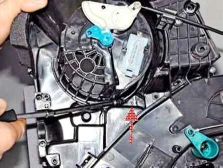 Cómo quitar el evaporador del aire acondicionado Nissan Almera