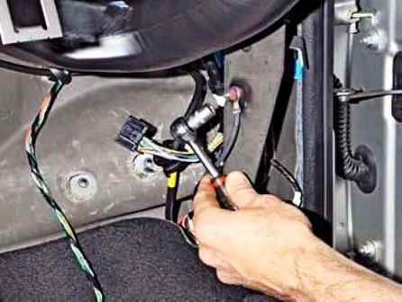 Cómo quitar el calentador interior de Nissan Almera