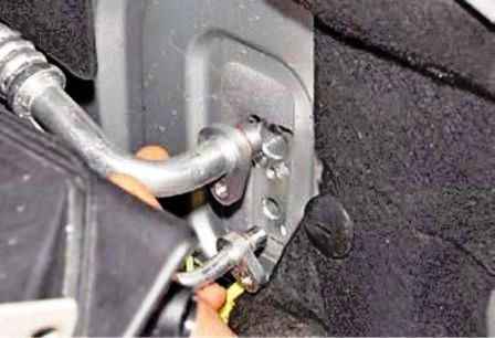 How to remove Nissan Almera interior heater