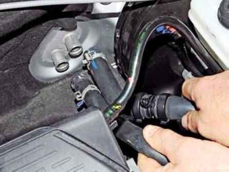 Cómo quitar el calentador interior de Nissan Almera