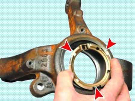 How to replace a Nissan Almera front hub bearing