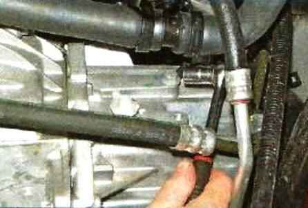 Extracción de la transmisión Nissan Almera