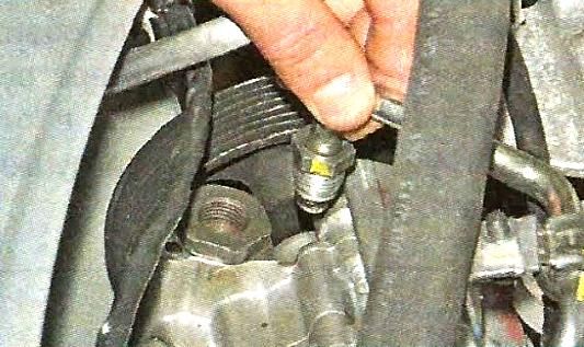 Nissan Almera power steering pump removal