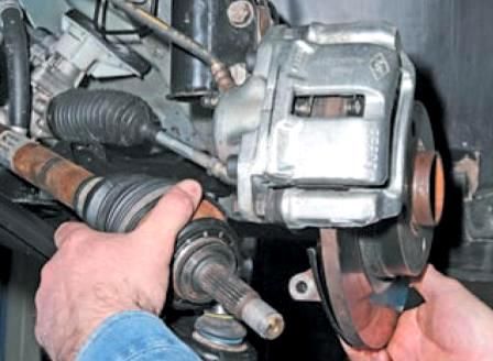 Nissan Almera transmission removal