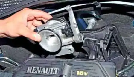 Renault Duster дроссель жинағын қалай алып тастауға болады