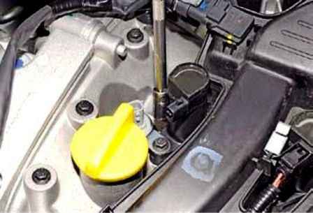Renault Duster электромагниттік клапанның фазалық реттегішін ауыстыру