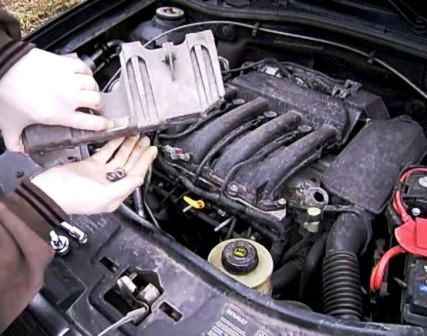 Oil and Renault Duster engine filter change