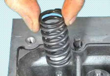 Renault Duster engine cylinder head repair