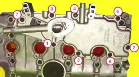 Removing Renault Duster camshafts and hydraulic valve bearings