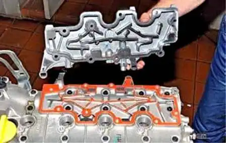 Removing camshafts and hydraulic bearings for Renault Duster valves