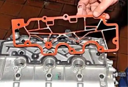 Removing camshafts and hydraulic bearings for Renault Duster valves
