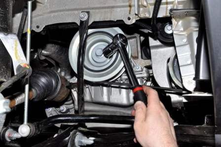 Проверка и замена ремня ГРМ автомобиля Renault Duster