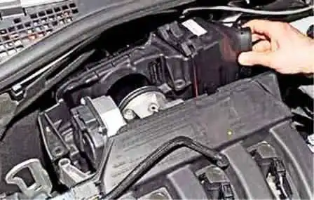 Renault Duster дроссель жинағын қалай алып тастауға болады