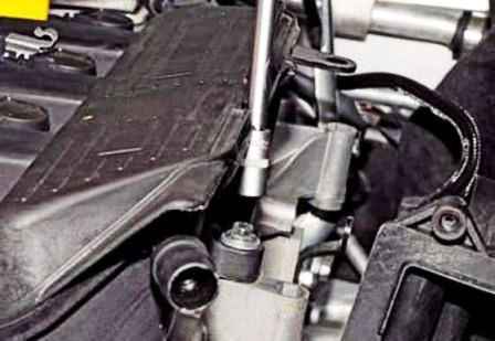 Снятие и установка ресивера двигателя Renault Duster