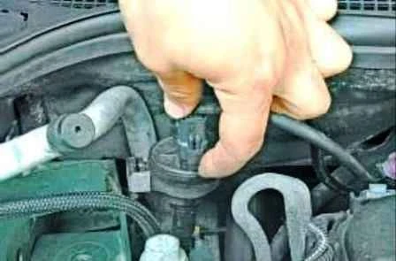 Снятие и установка двигателя Renault Duster