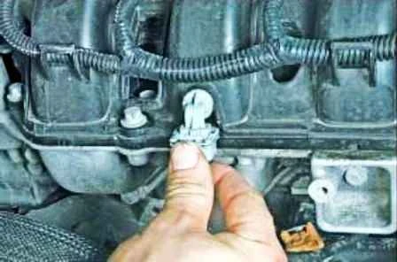 Снятие и установка двигателя Renault Duster