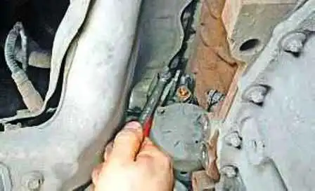 Снятие и установка двигателя Renault Duster