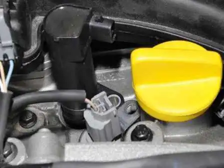 Замена катушек и свечей зажигания Renault Duster