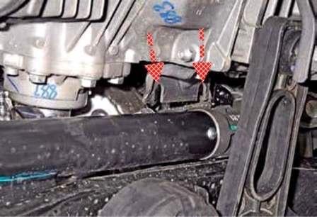 Removing elements of the Renault Duster exhaust system