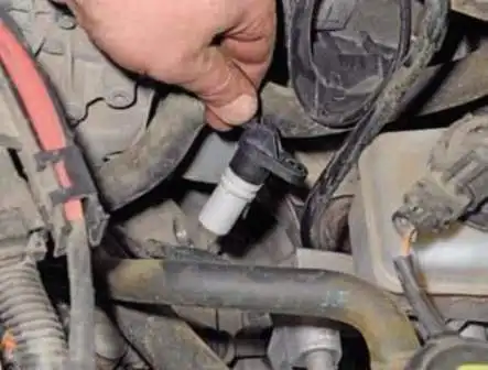 Removing ECU and ECM from Renault Duster