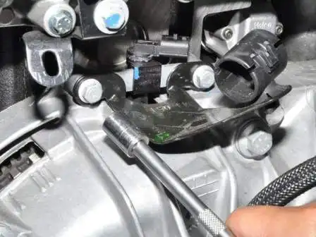 Removing ECU and ECM from Renault Duster