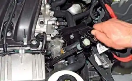 Removing ECU and ECM from Renault Duster