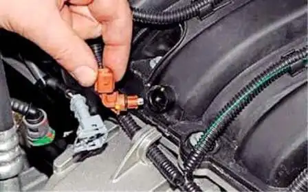 Removing ECU and ECM from Renault Duster