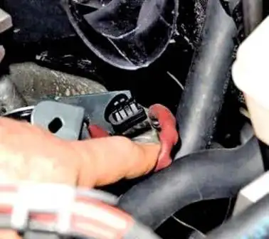 Removing ECU and ECM sensors from Renault Duster