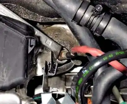 Removing ECU and ECM from Renault Duster