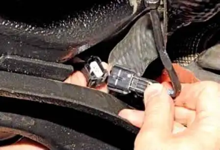 Removing ECU and ECM sensors from Renault Duster