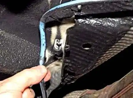 Removing ECU and ECM from Renault Duster