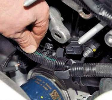 Removal of ECU and ECU sensors of Renault Duster
