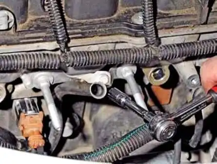 Removing ECU and ECM sensors from Renault Duster