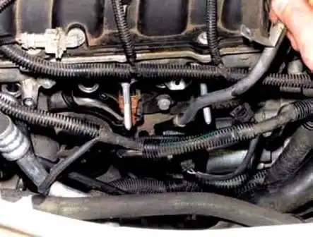 Removing ECU and ECM from Renault Duster