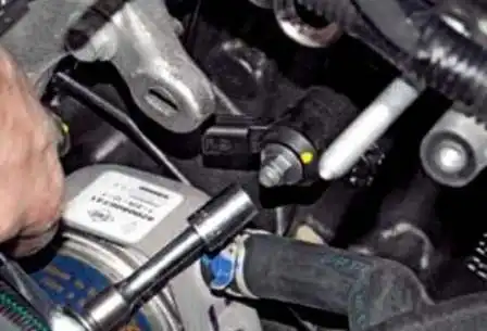 Removing ECU and ECM from Renault Duster
