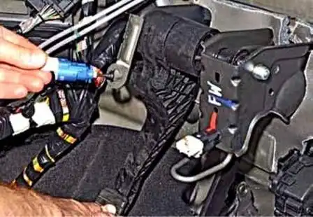 Removing ECU and ECM from Renault Duster