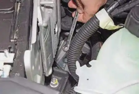 Removing ECU and ECM from Renault Duster
