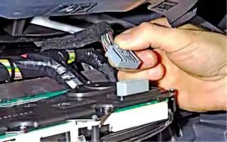Removing the Renault Duster instrument cluster