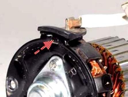 Extracción y reparación del motor de arranque Renault Duster