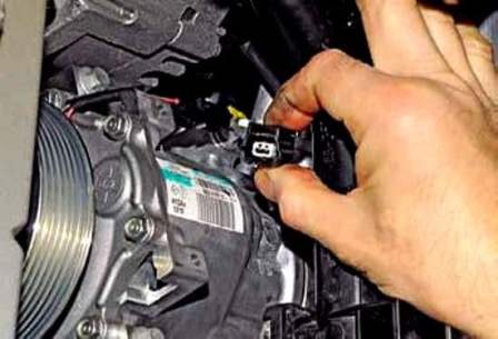 Desmontaje y reparación de compresor de aire acondicionado Renault Duster