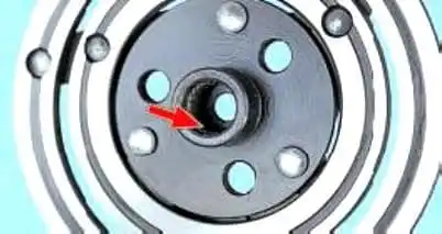 Desmontaje y reparación de compresor de aire acondicionado Renault Duster