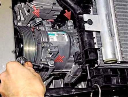 Removing and repairing Renault Duster air conditioning compressor
