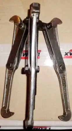 Extracción y reparación de compresor de aire acondicionado Renault Duster