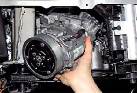 Desmontaje y reparación de compresor de aire acondicionado Renault Duster