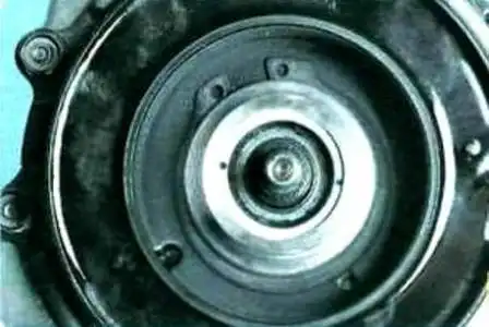 Extracción y reparación de compresor de aire acondicionado Renault Duster